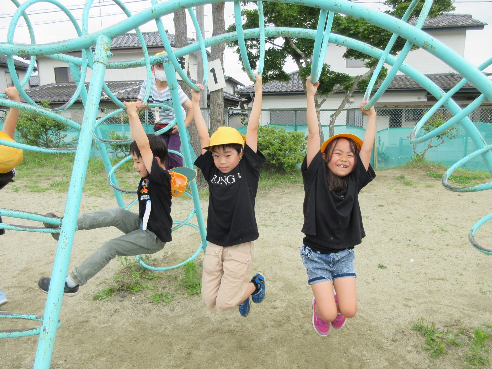 ただいまクラブ『校庭での遊び(^O^)』