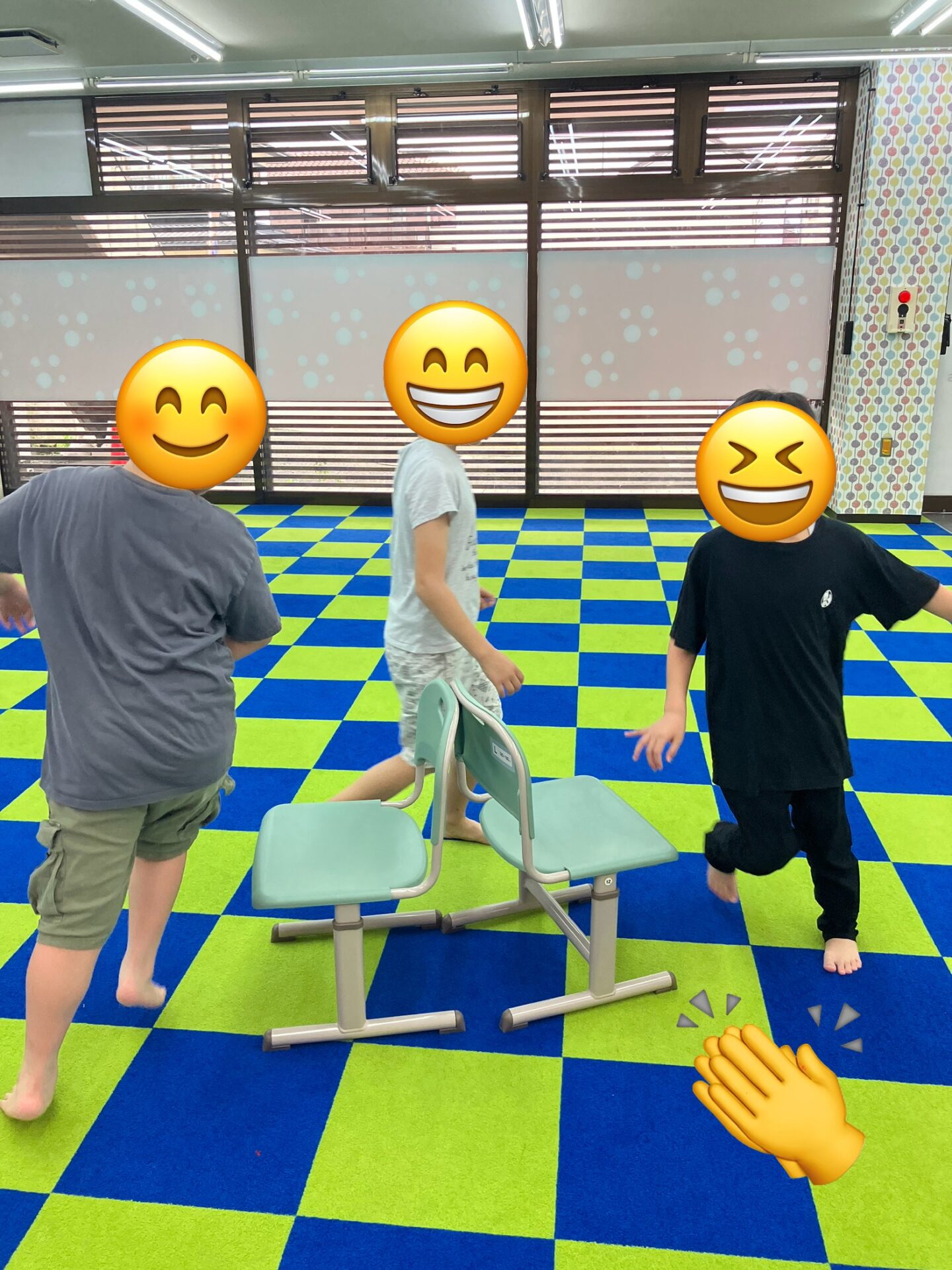 みんなで仲良く椅子取りゲームをしたよ！！