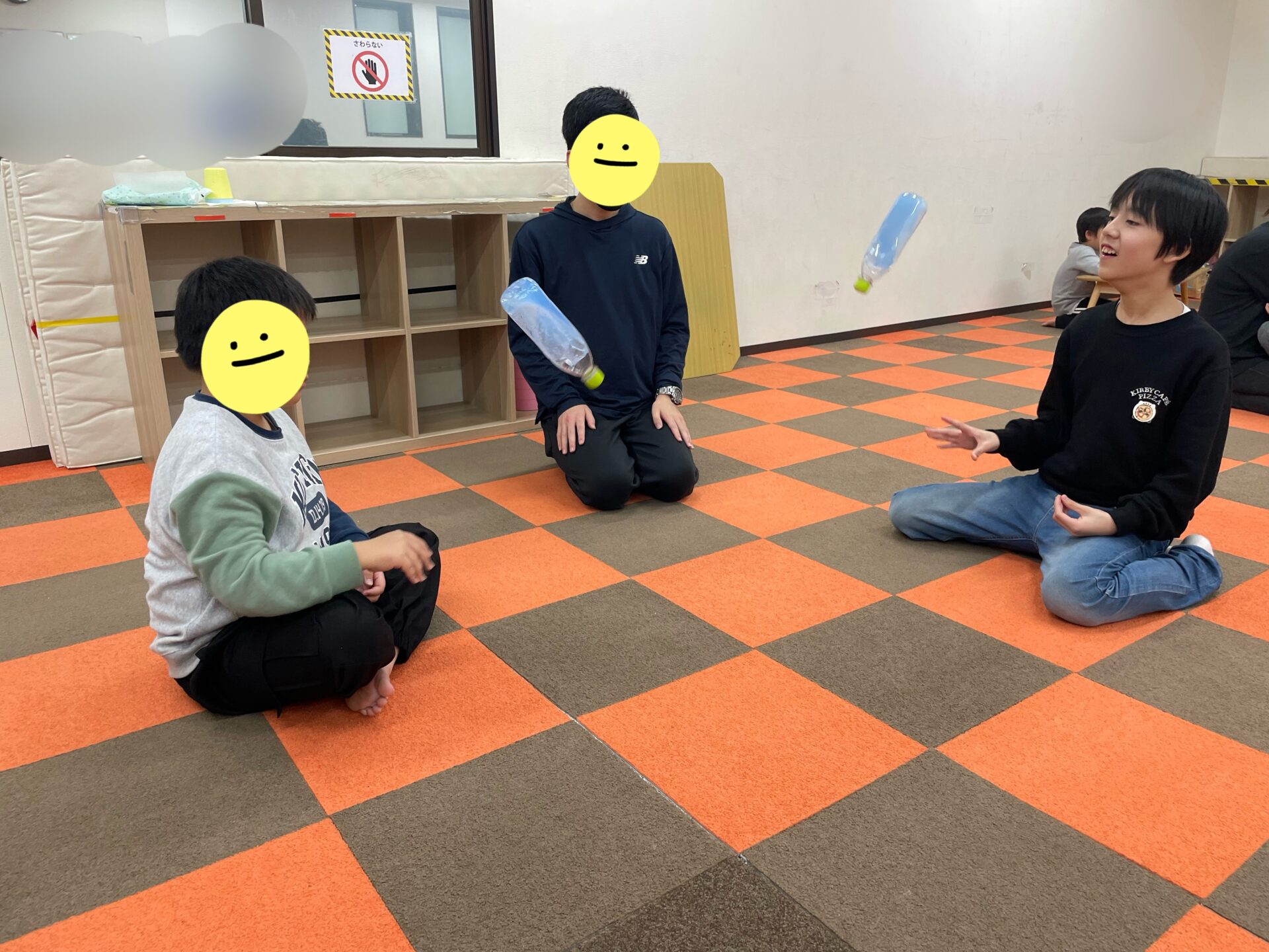 ペットボトルフリップ♪