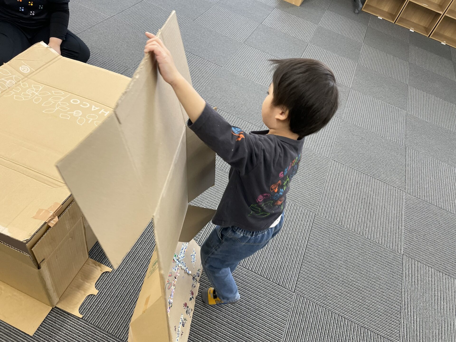 段ボールで秘密基地づくり☆