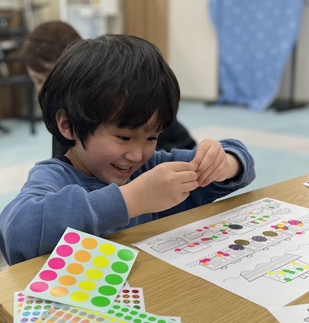 シール貼り（個別課題）